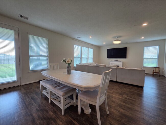 Building Photo - 25553 Kensington Lk Dr