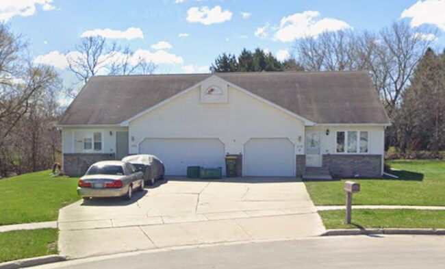 Building Photo - 1095 Heritage Ct