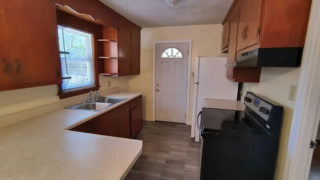 Building Photo - 5111 Palmetto Ln
