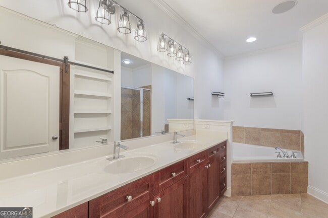 Building Photo - 1953 Sterling Oaks Cir NE