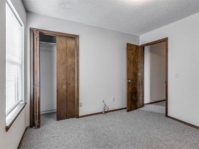 Building Photo - 6101 Gaelic Glen Dr