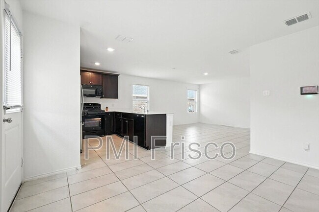 Building Photo - 1653 Bluffview Dr
