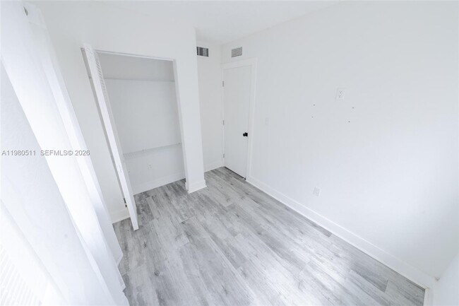 Building Photo - 3417 NW 22nd Ave