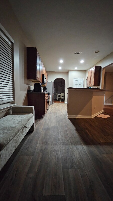 Building Photo - 518 Winter View Way