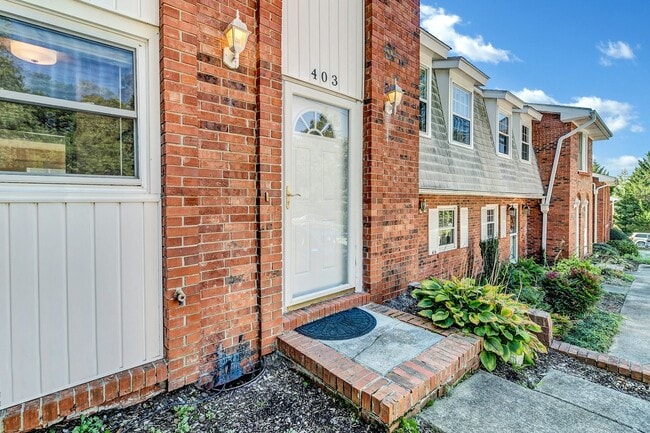 Building Photo - 403 Southway Garden Rd