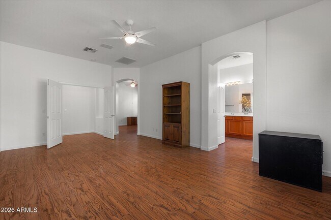 Building Photo - 4018 E Harrison St