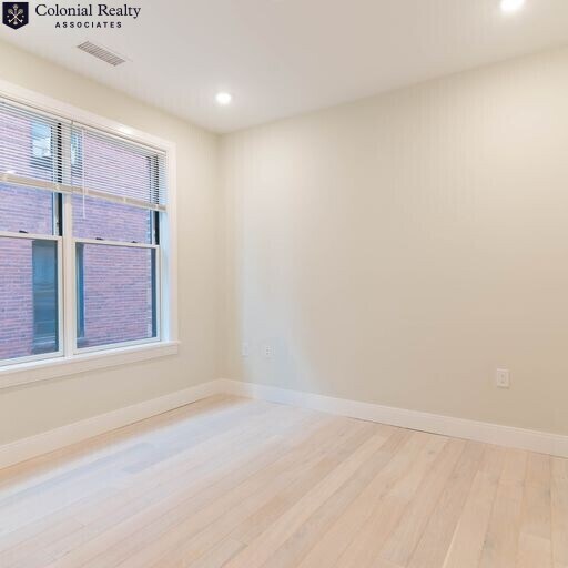 Building Photo - 203 Green St
