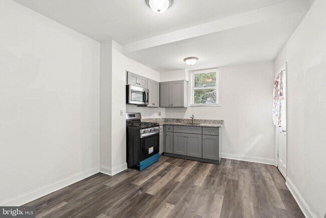 Building Photo - 540 46th St