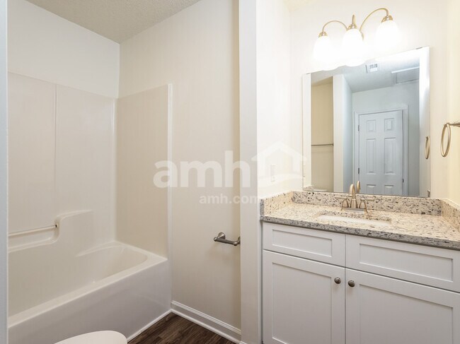 Building Photo - 5835 Regent Village Dr