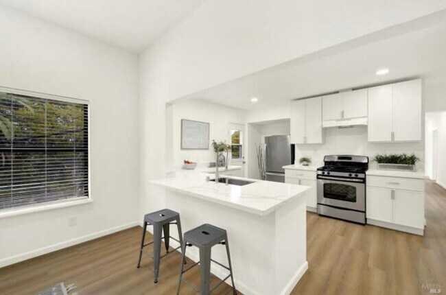 Building Photo - 324 Ohio St