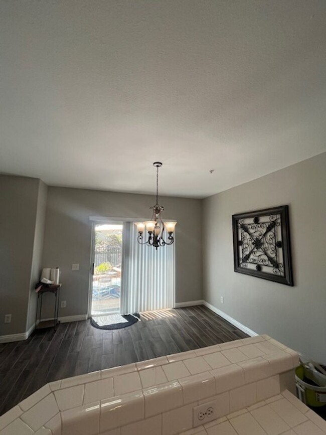 Building Photo - Beautiful 3-Bedroom Home for Rent in Highl...
