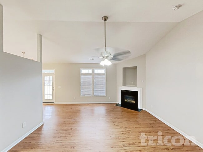 Building Photo - 401 Tortoise Ln