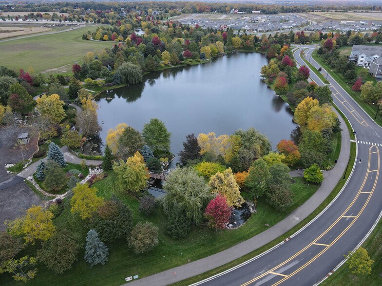 Community Ariel View - 6550 Linden Trl