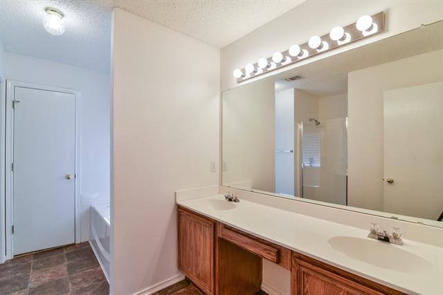 Building Photo - 307 Stell Ave