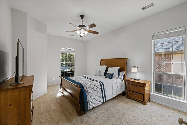 Building Photo - 12381 Bethel Dr