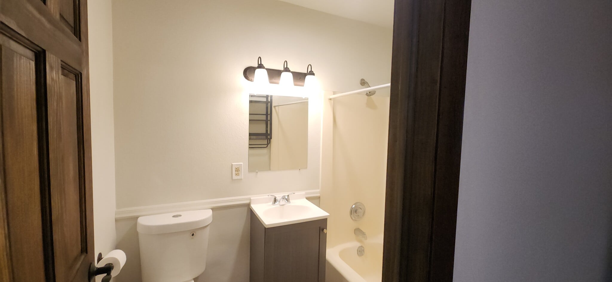 Building Photo - 625 9th St N