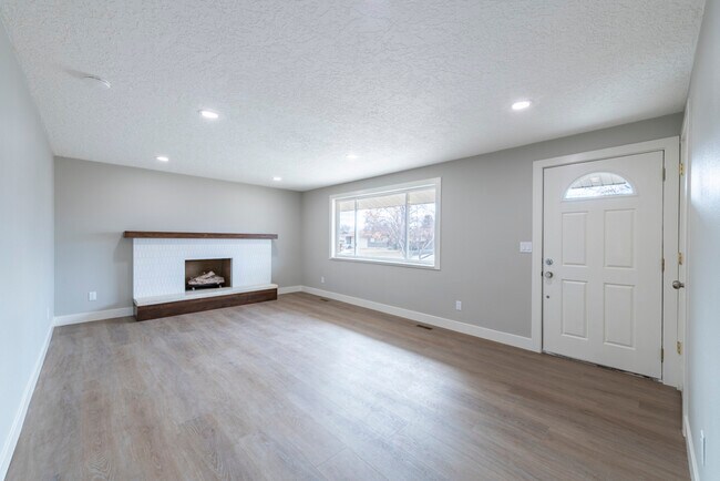 Building Photo - American Fork
