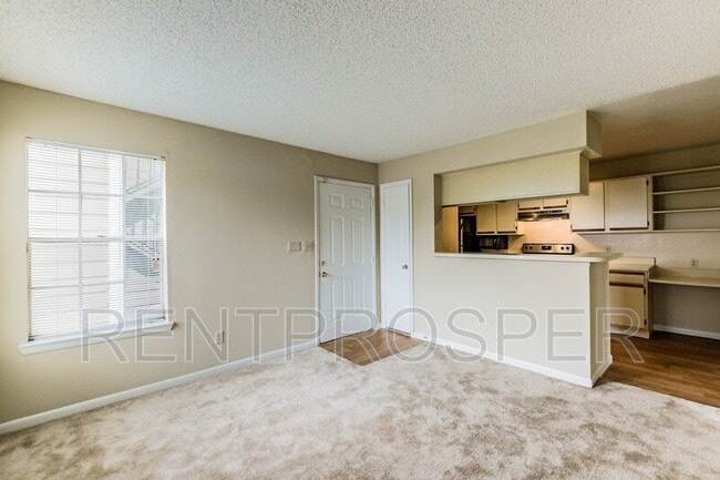 Building Photo - 5530 Chrishire Way