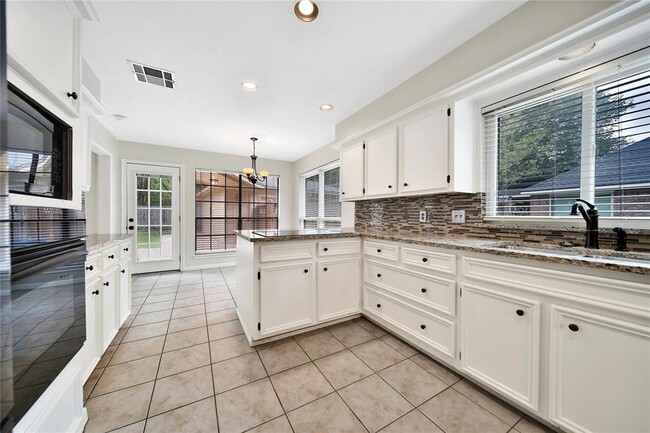 Building Photo - 3939 Fawn Creek Dr