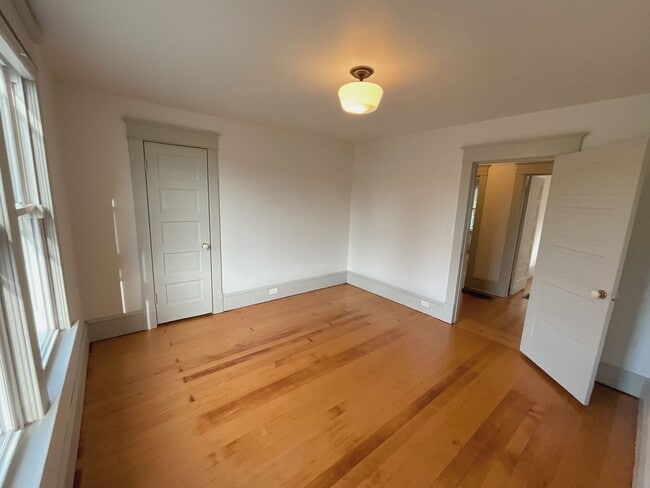 Building Photo - Stunning 3 Bedroom home in Everett