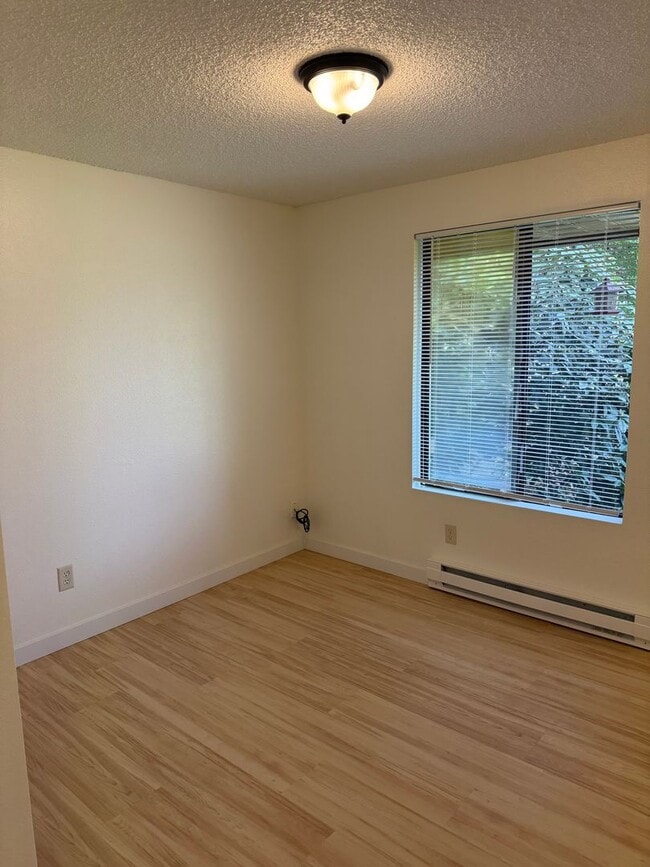 Building Photo - 3-bedroom, 2-bath home single family home in Arlington $2895 per/mo