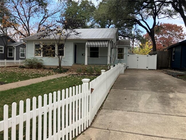 Building Photo - 1916 W 39th St