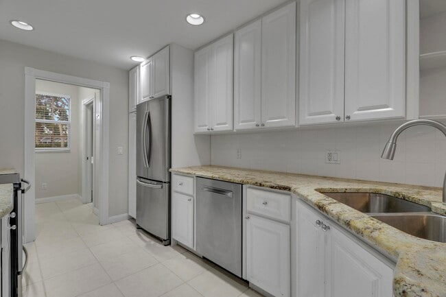 Building Photo - 468 Capistrano Dr