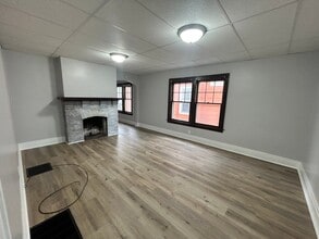 Building Photo - 710-12 W Colvin St