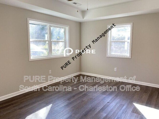 Building Photo - 1612 Acacia St