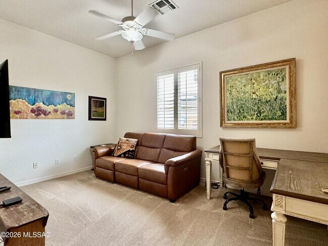 Building Photo - 909 W Leatherleaf Dr
