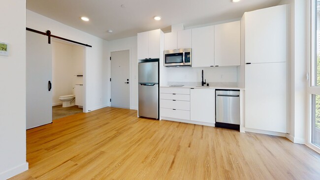 Interior Photo - 119