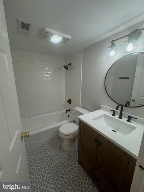 Building Photo - 704 Candle Ridge Ct