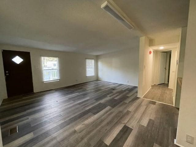 Building Photo - 111 Plott Dr