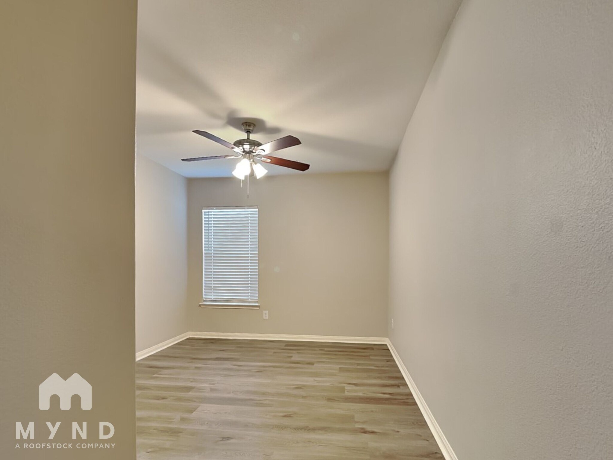 Building Photo - 15911 Newport Pl