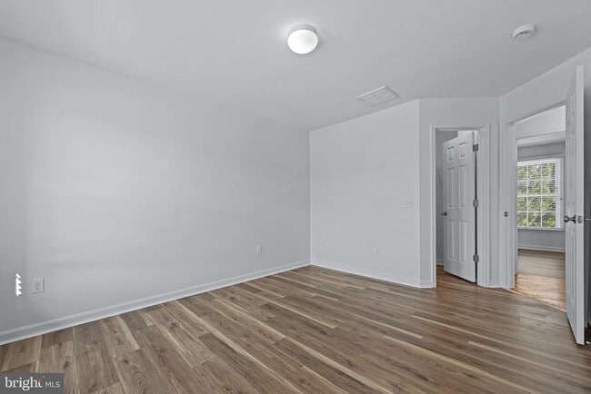 Building Photo - 4018 Tiber Falls Dr