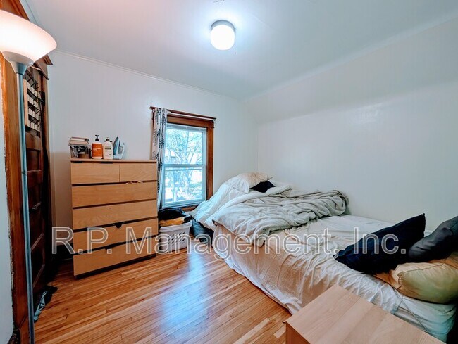 Building Photo - 398 N Herschel St