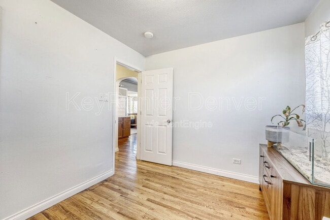 Building Photo - 3252 Niagara St