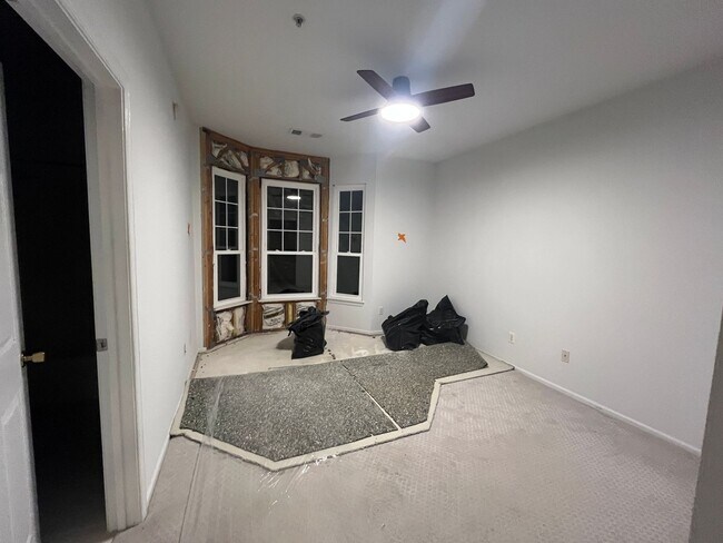 Building Photo - Fabulous 2br/2ba for rent in convenient Ga...
