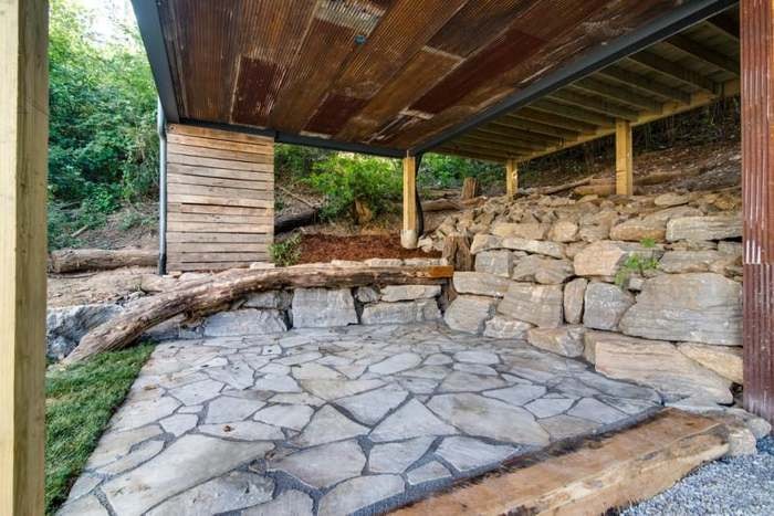 Building Photo - 1418 Shelby Ave