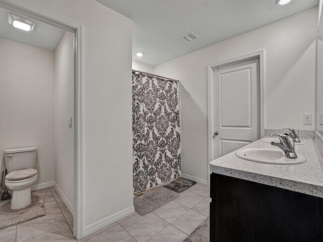 Building Photo - 7850 Sail Clover Ln
