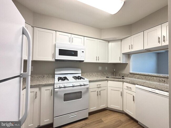Building Photo - 14421 Gringsby Ct