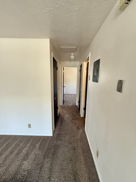 Building Photo - 326 W 450 N