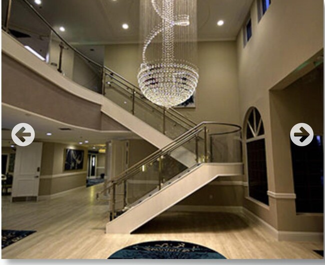 Building Photo - 5475 Verona Dr