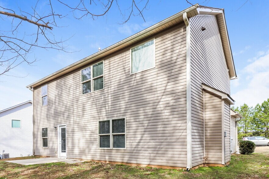 Building Photo - 284 Camellia Way