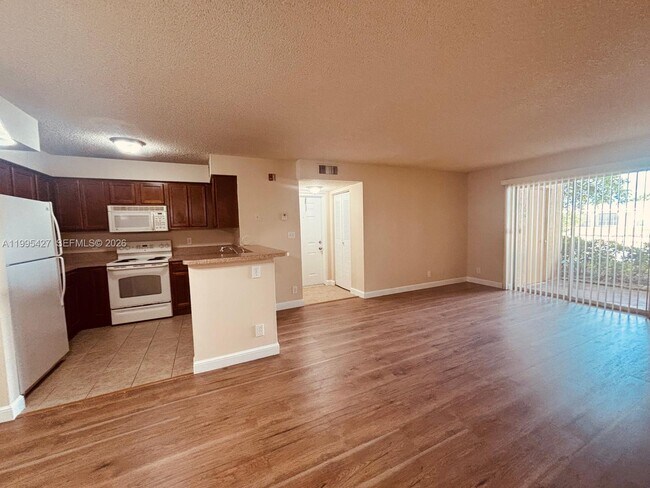 Building Photo - 7630 Westwood Dr