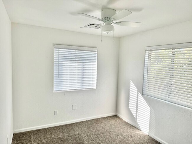 Building Photo - Ocotillo