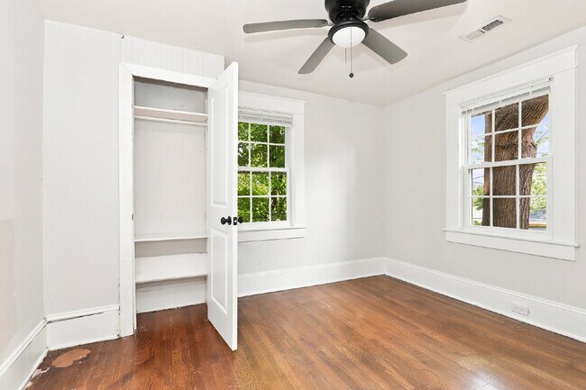 Building Photo - 1606 Walker Ave