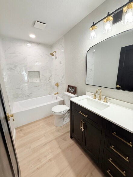 Building Photo - 1413 Bryan St