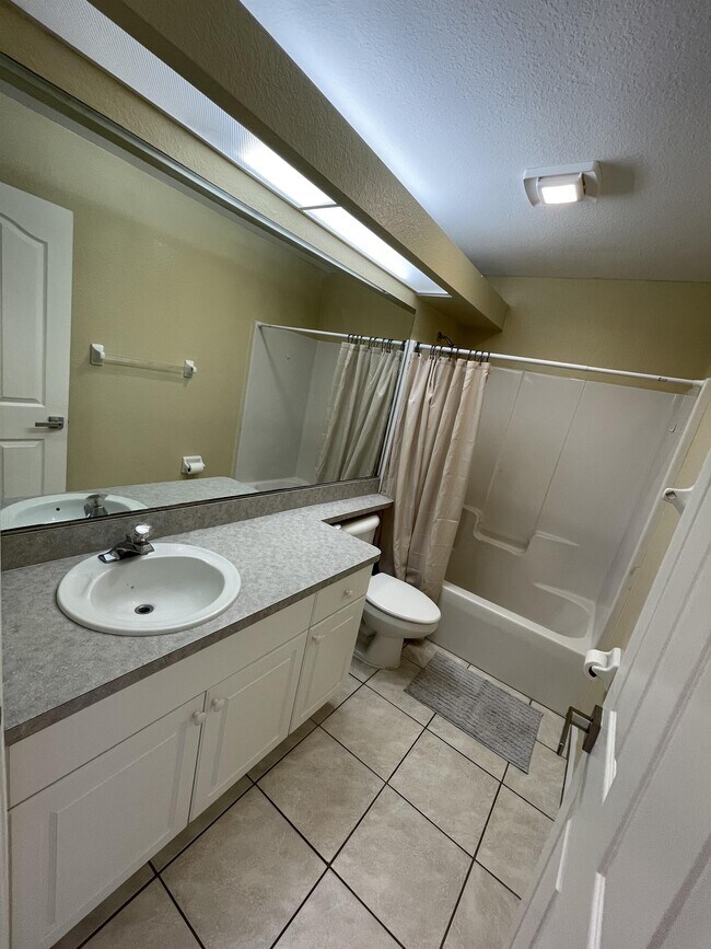 Building Photo - 1602 SW 16th Ct