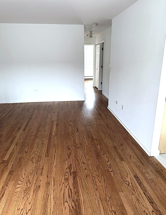 Building Photo - 8655 1/2 W Foster Ave